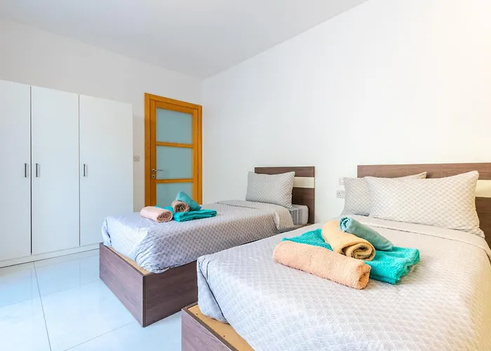 New Spacious Apartment 3 Bdr 2 Bth Bugibba 124 With View
