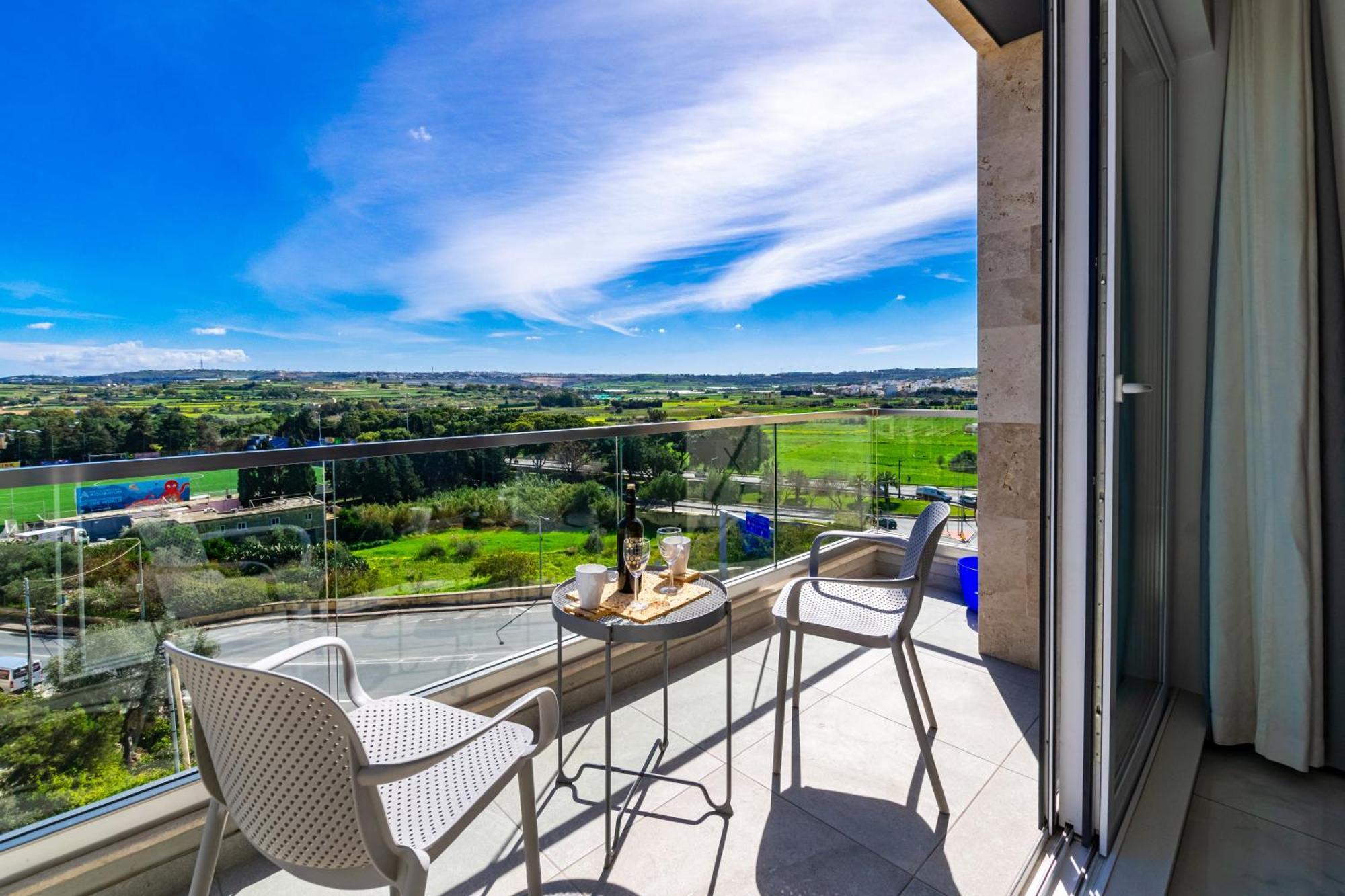 New Spacious 3 Bdr 2 Bth Bugibba 124 With View St. Paul's Bay