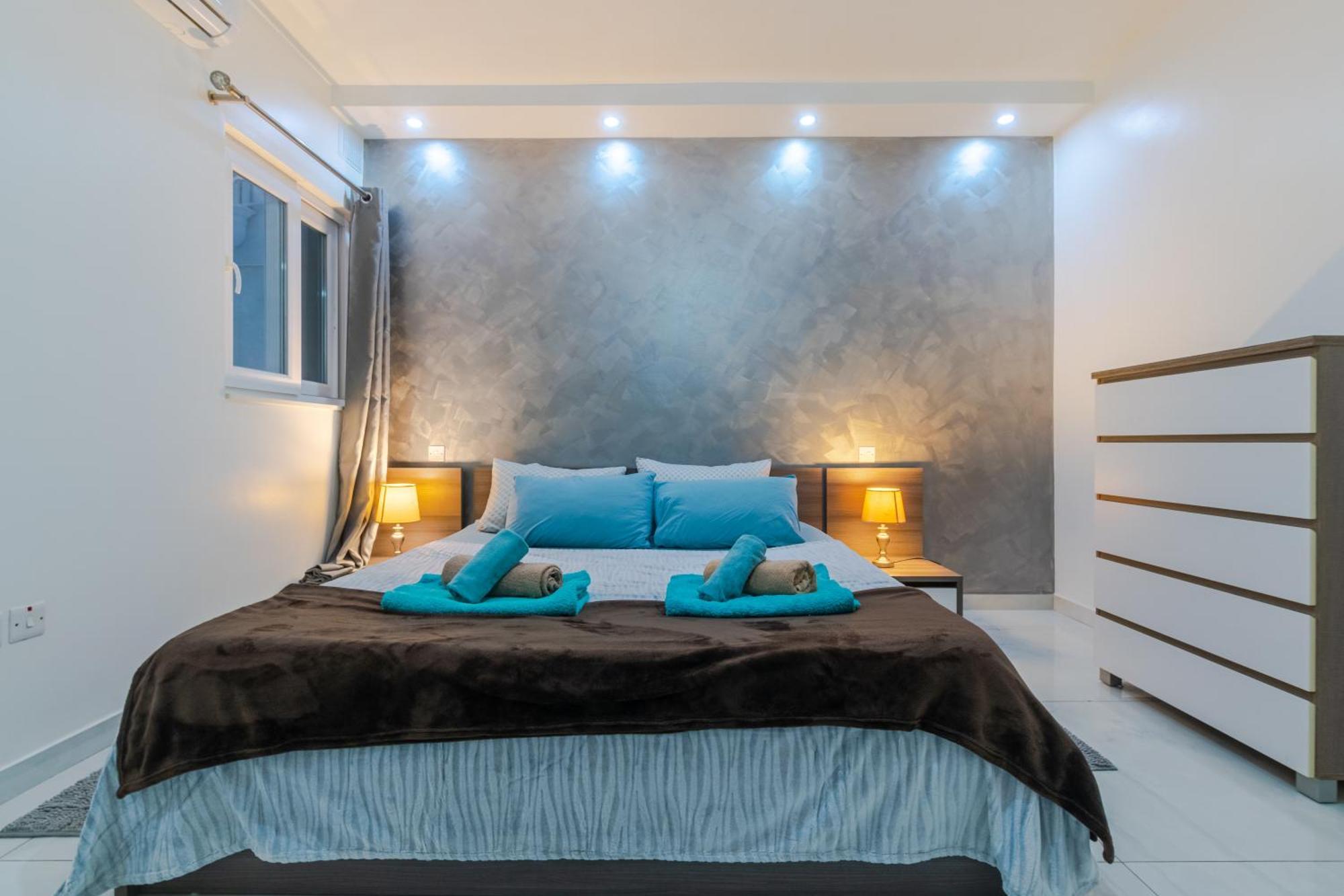 New Spacious 3 Bdr 2 Bth Bugibba 124 With View * St. Paul's Bay