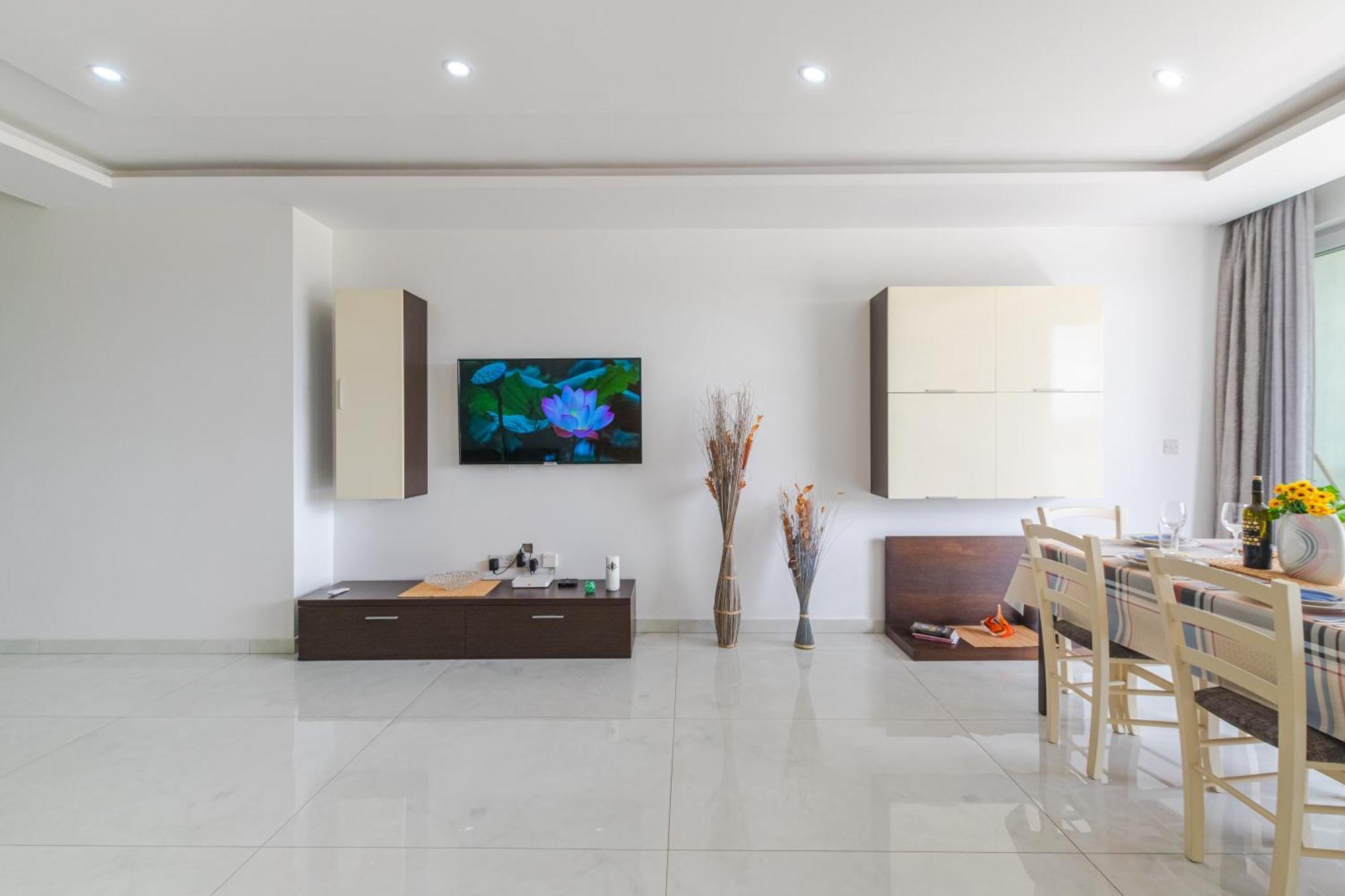 New Spacious 3 Bdr 2 Bth Bugibba 124 With View