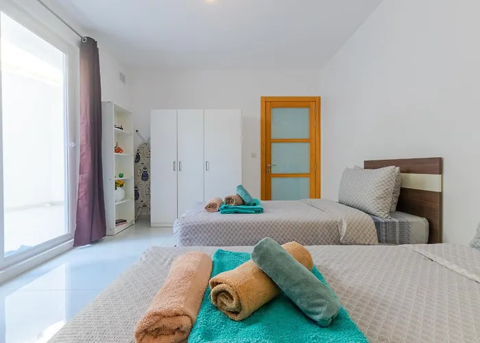New Spacious Apartment 3 Bdr 2 Bth Bugibba 124 With View