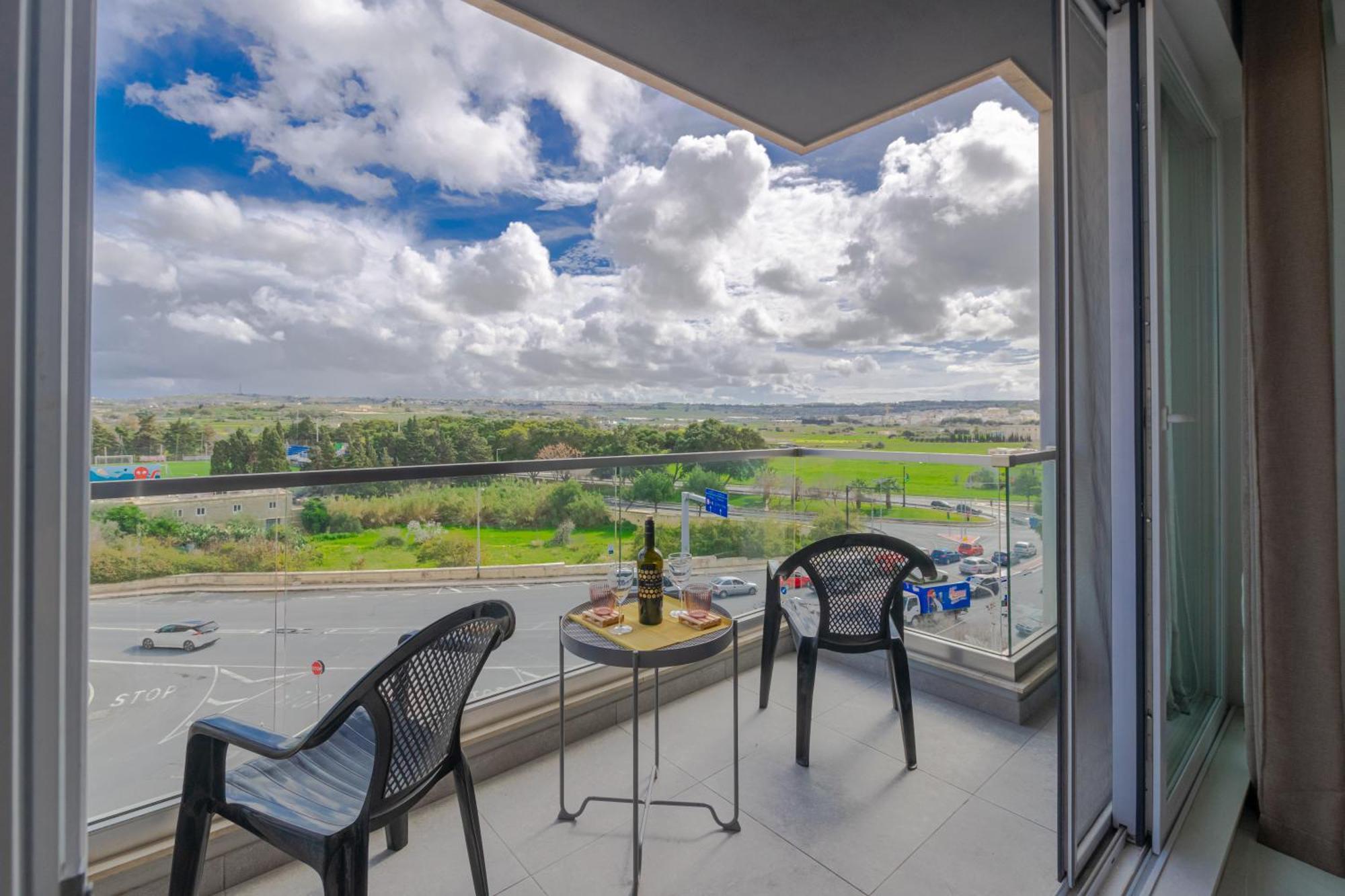 New Spacious 3 Bdr 2 Bth Bugibba 124 With View Apartament